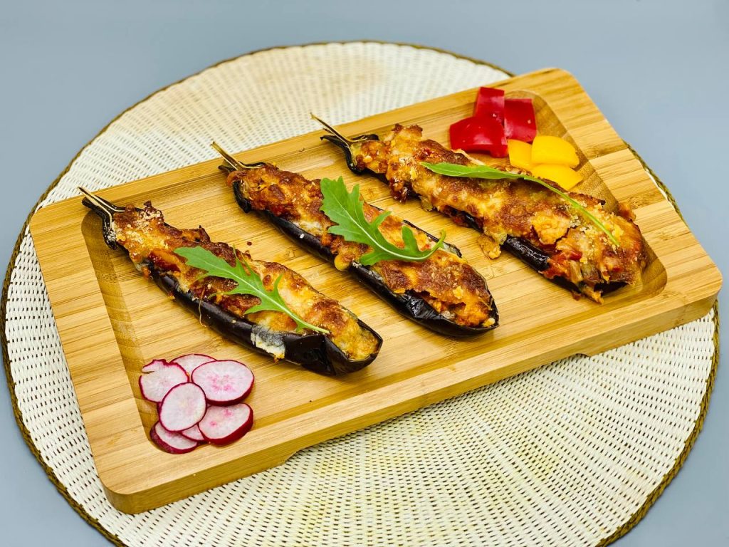 بادمجان شکم پر با مرغ