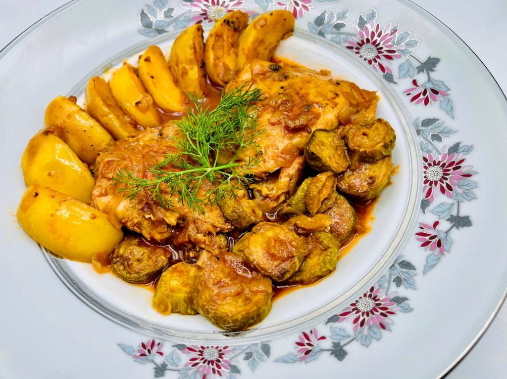 خورشت کدو سبز با سیب درختی خورشت کدو سبز با سیب درختی